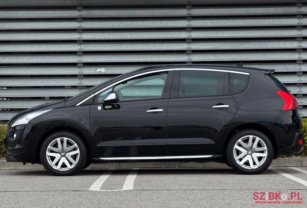 2012' Peugeot 3008 2.0 Hdi Hybrid4 photo #3