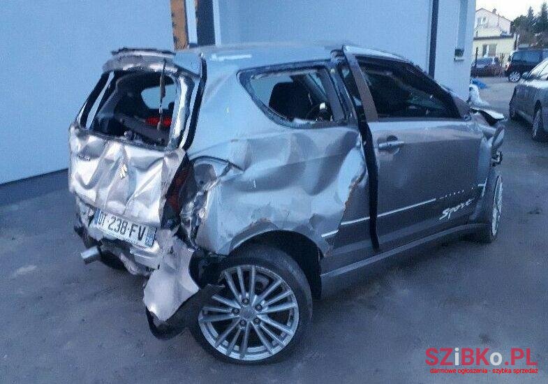 2015' Suzuki Swift photo #1