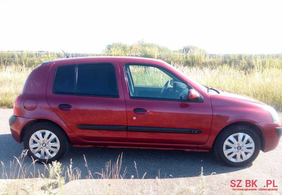 2002' Renault Clio photo #4