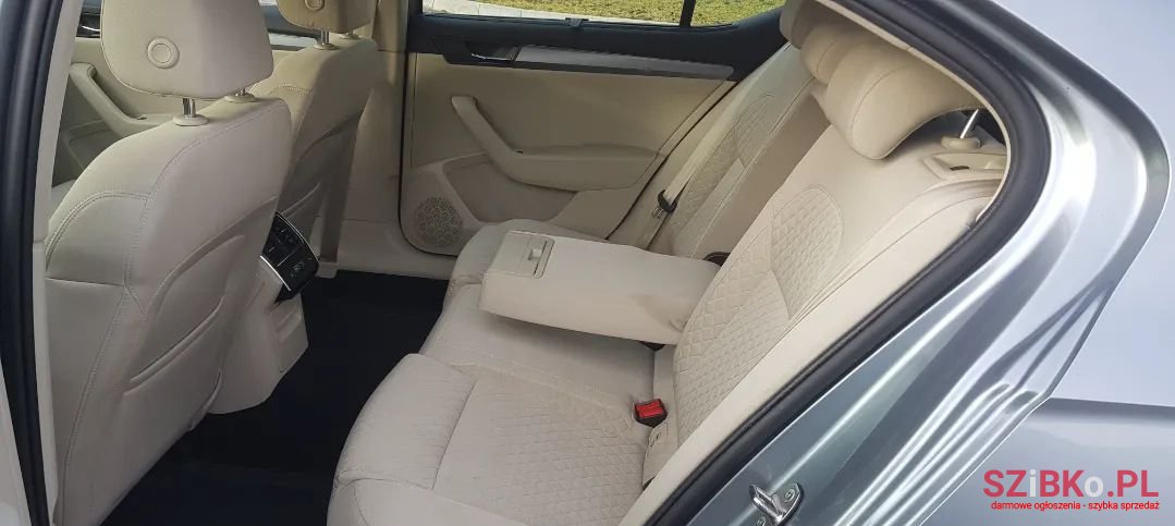 2016' Skoda Superb photo #4