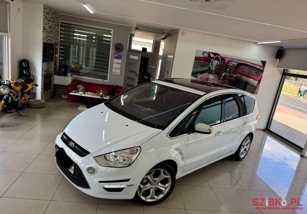 2013' Ford S-Max photo #2