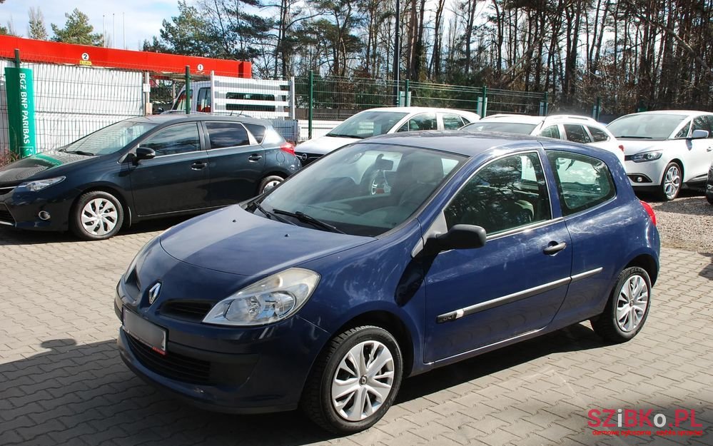 2006' Renault Clio photo #3