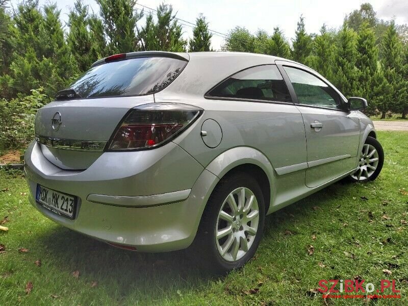 2005' Opel Astra photo #3
