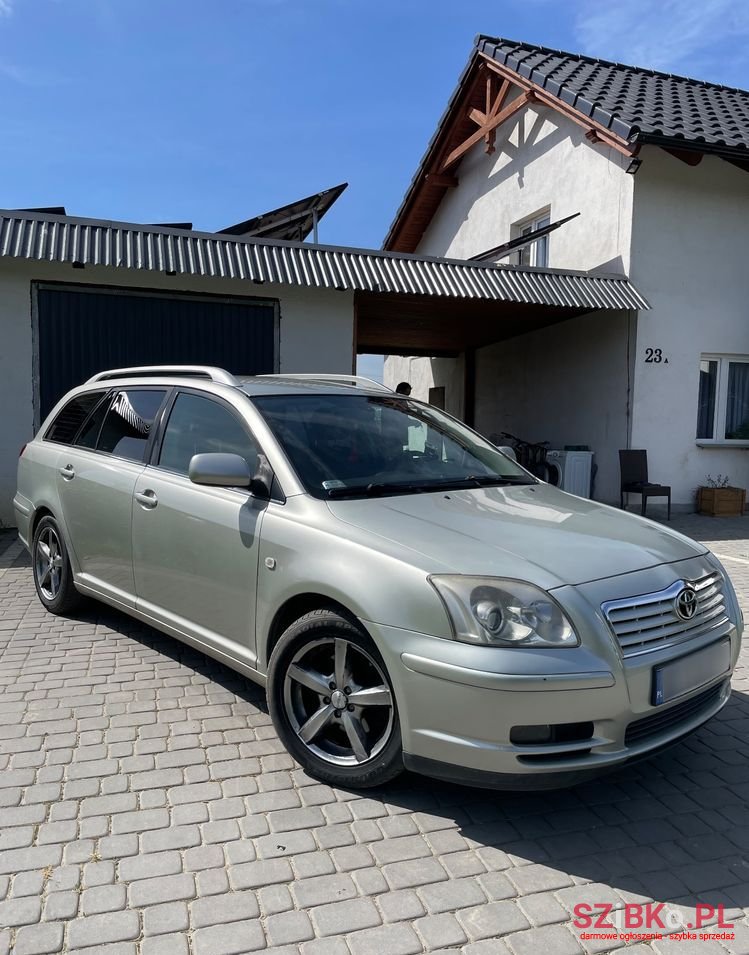 2005' Toyota Avensis photo #1
