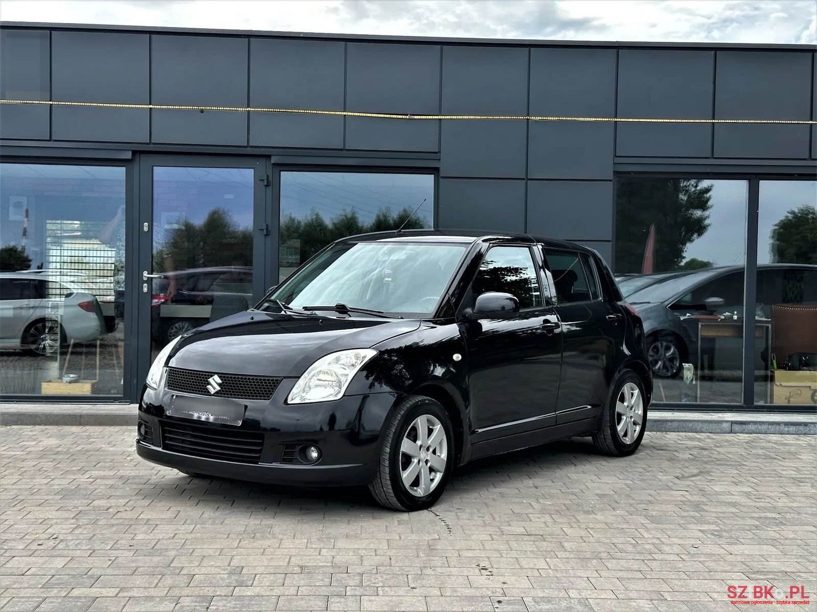 2009' Suzuki Swift photo #3