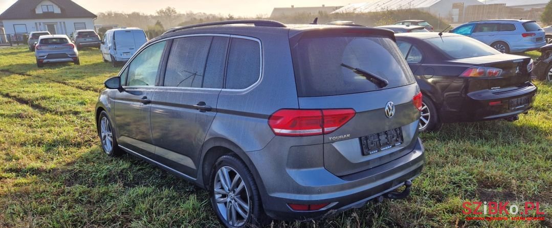 2018' Volkswagen Touran photo #3
