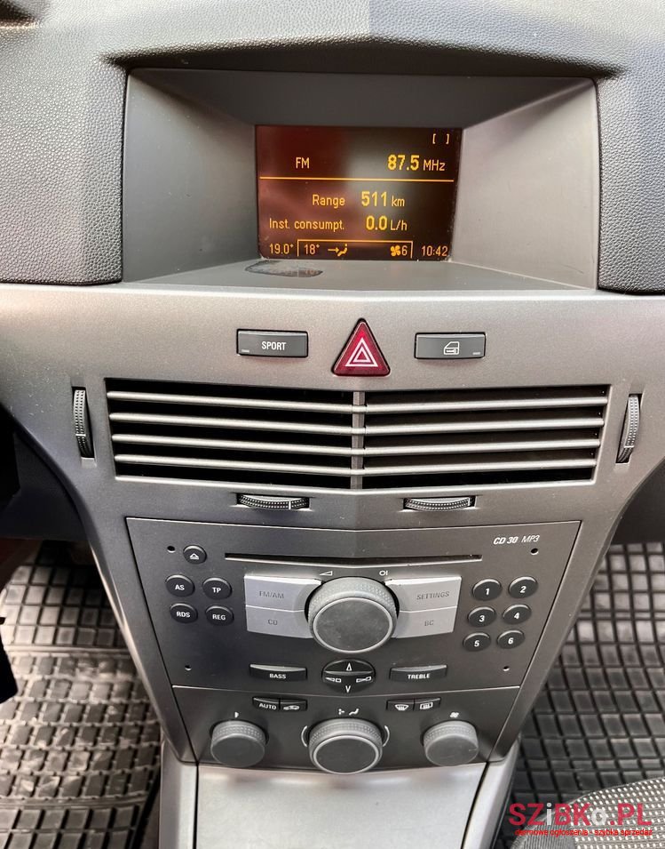 2006' Opel Astra photo #2