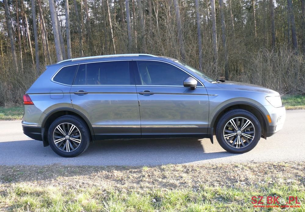 2018' Volkswagen Tiguan Allspace photo #3