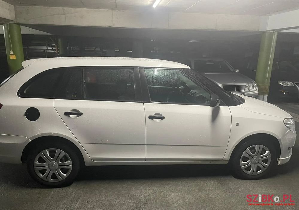 2011' Skoda Fabia 1.6 Tdi Dpf Classic photo #3