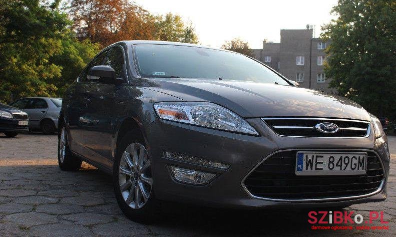 2013' Ford Mondeo photo #2