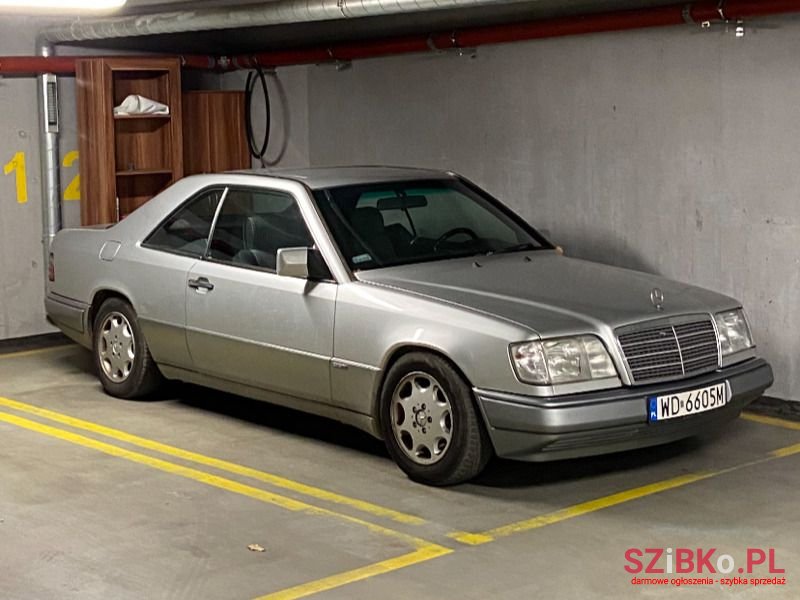 1993' Mercedes-Benz 124 photo #2