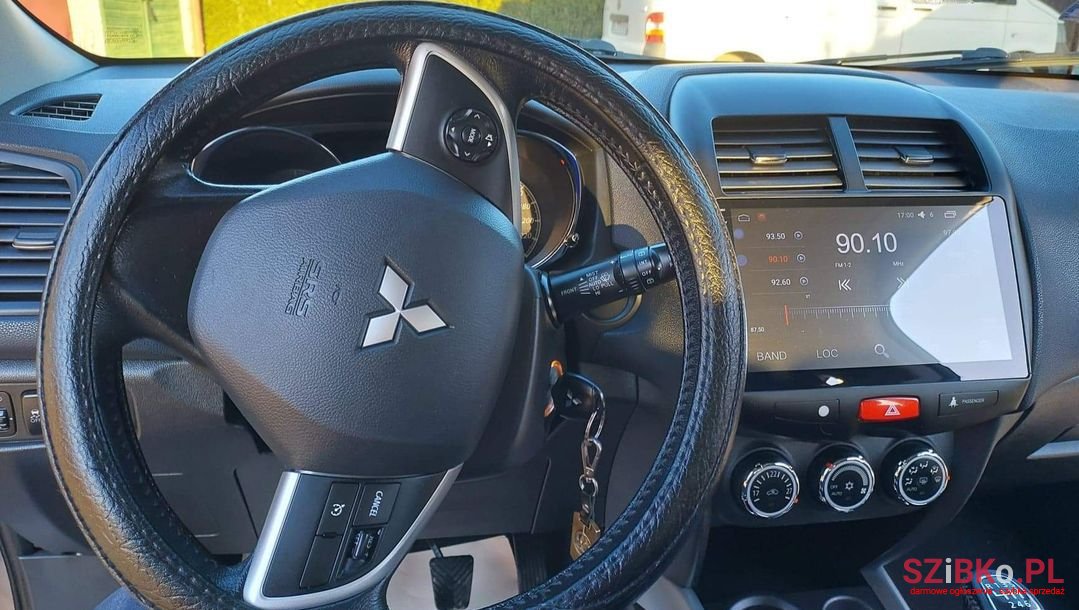 2013' Mitsubishi ASX photo #4