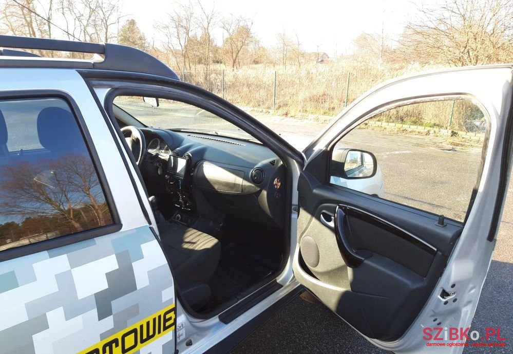 2011' Dacia Duster 1.6 photo #5