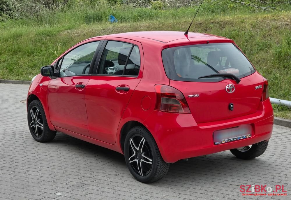2007' Toyota Yaris 1.0 Luna A/C photo #2
