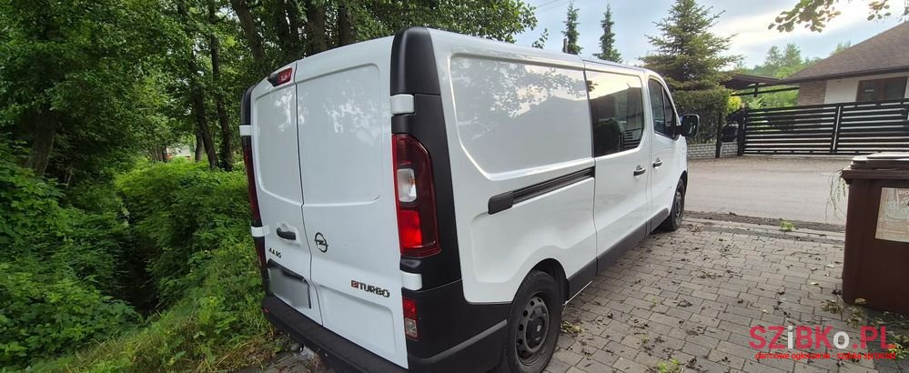 2016' Opel Vivaro L2H1 S&S Tourer photo #4