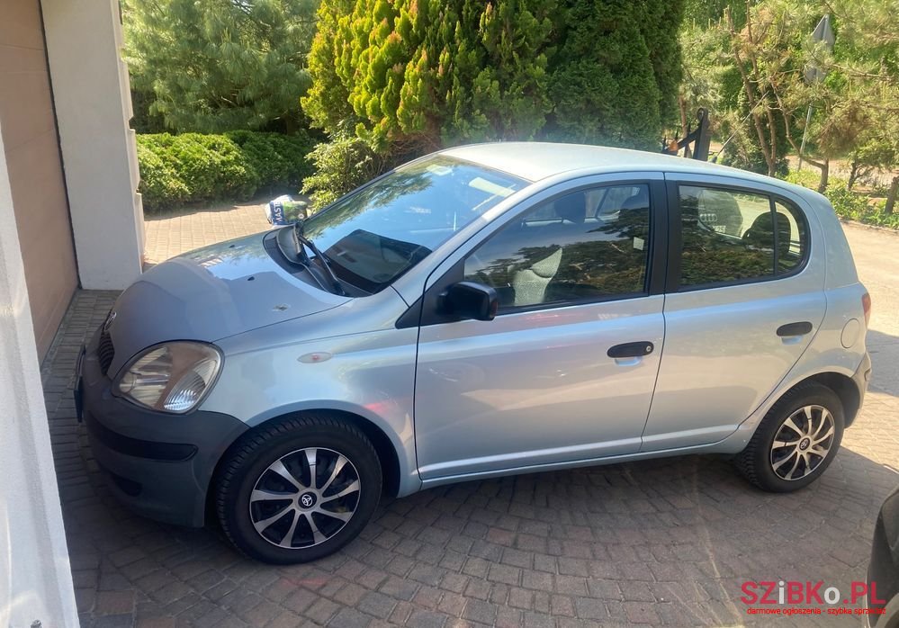 2003' Toyota Yaris 1.3 Edition photo #1