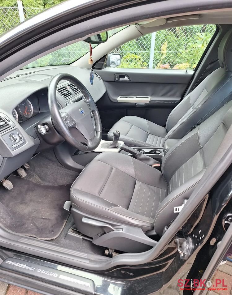 2005' Volvo S40 1.6D photo #6