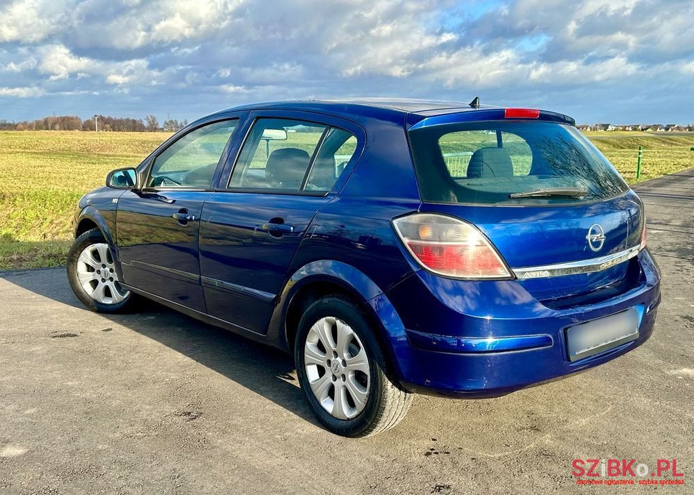 2007' Opel Astra Iii 1.7 Cdti Enjoy photo #2