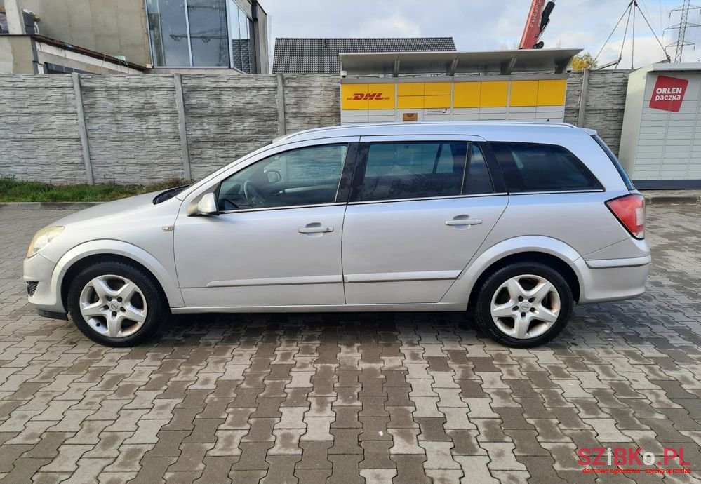 2008' Opel Astra photo #3