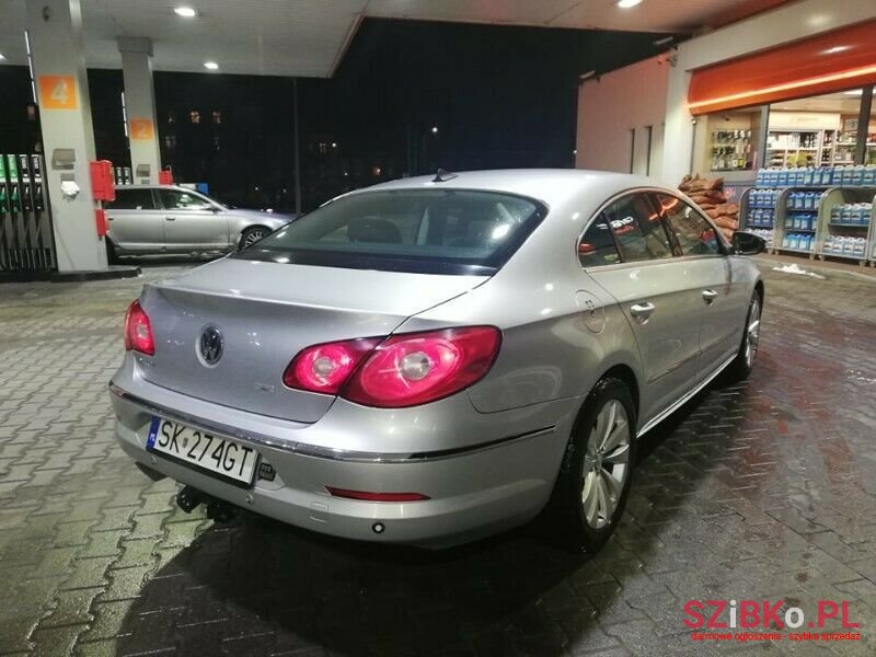 2008' Volkswagen Passat photo #3