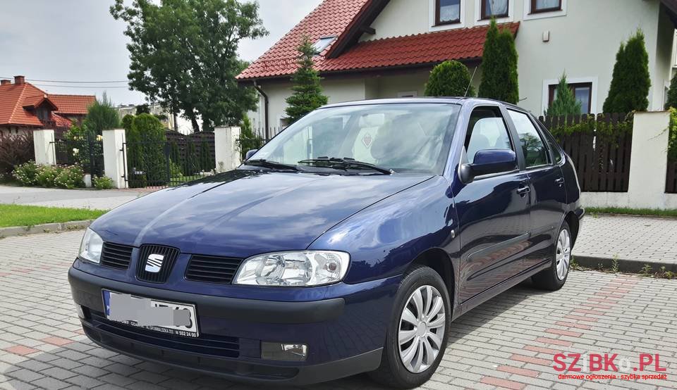 2002' SEAT Cordoba photo #1