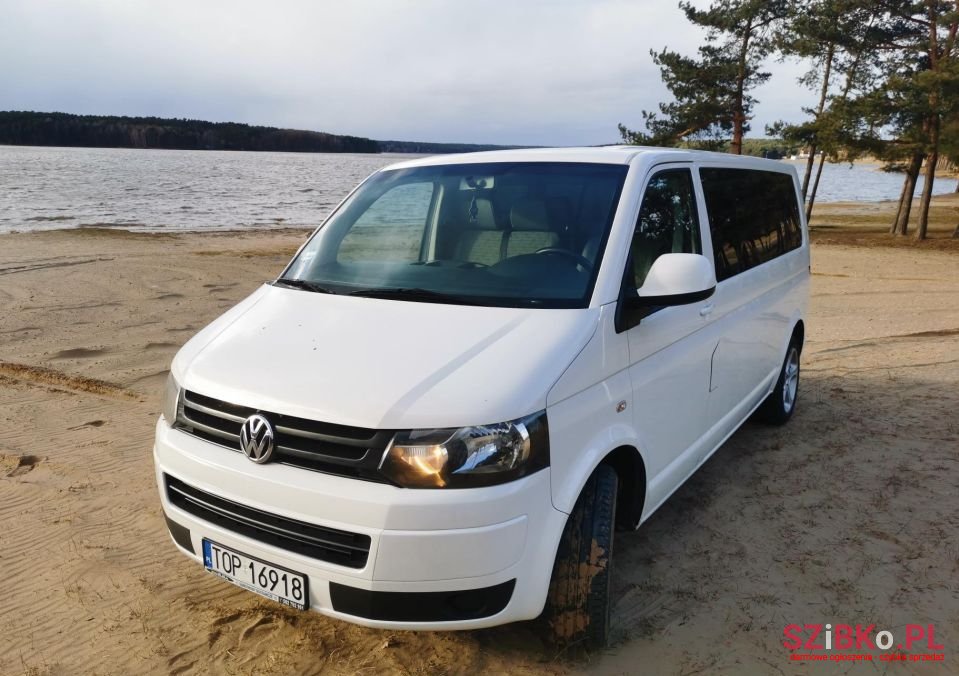 2011' Volkswagen Transporter photo #1