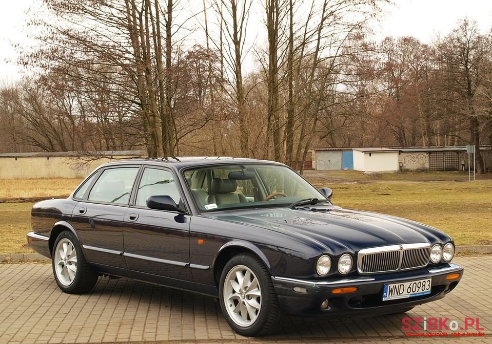 1999' Jaguar XJ photo #2