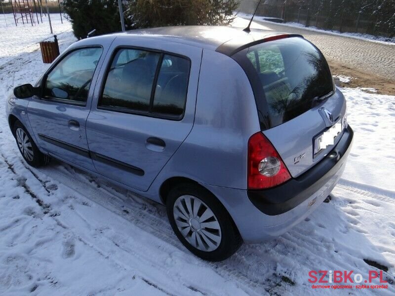 2004' Renault Clio photo #2