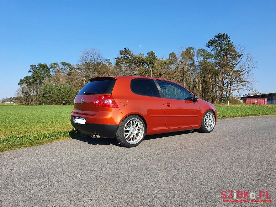 2006' Volkswagen Golf photo #2