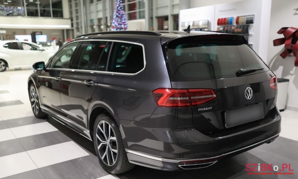 2018' Volkswagen Passat photo #3