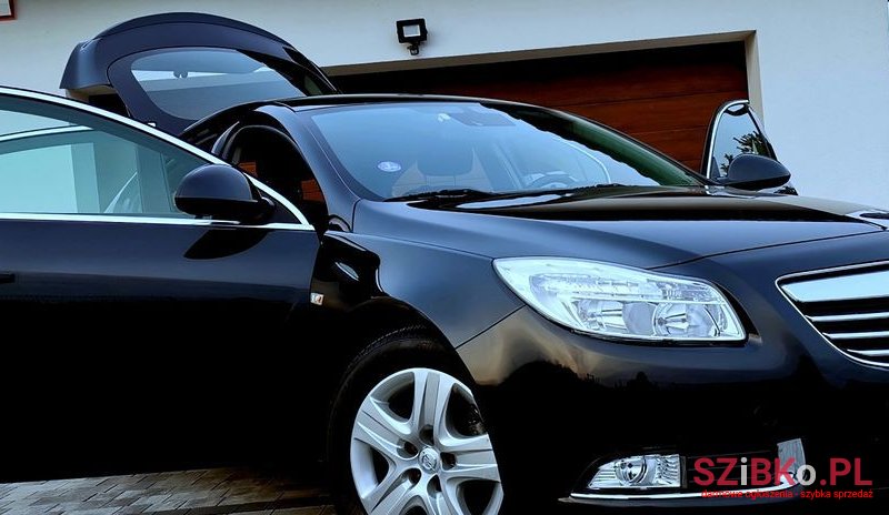 2011' Opel Insignia photo #2