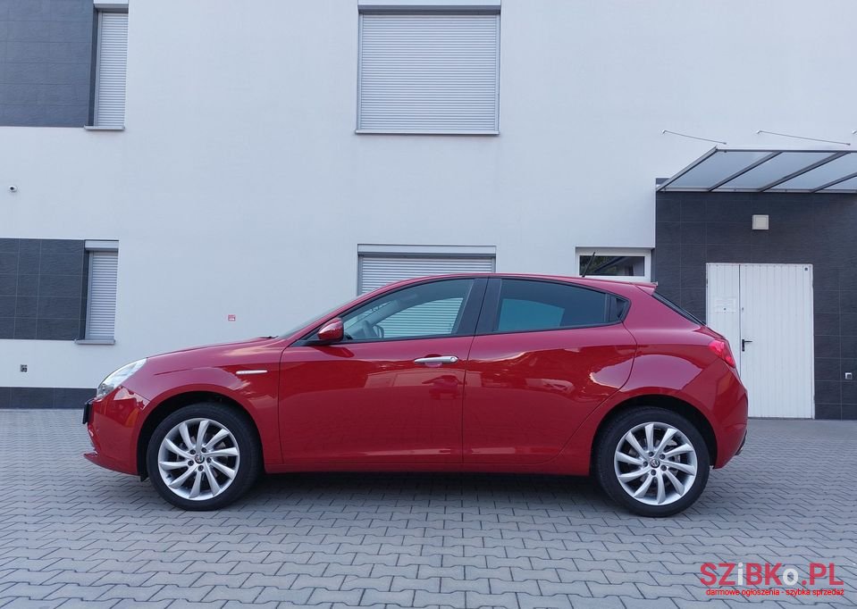 2020' Alfa Romeo Giulietta photo #4