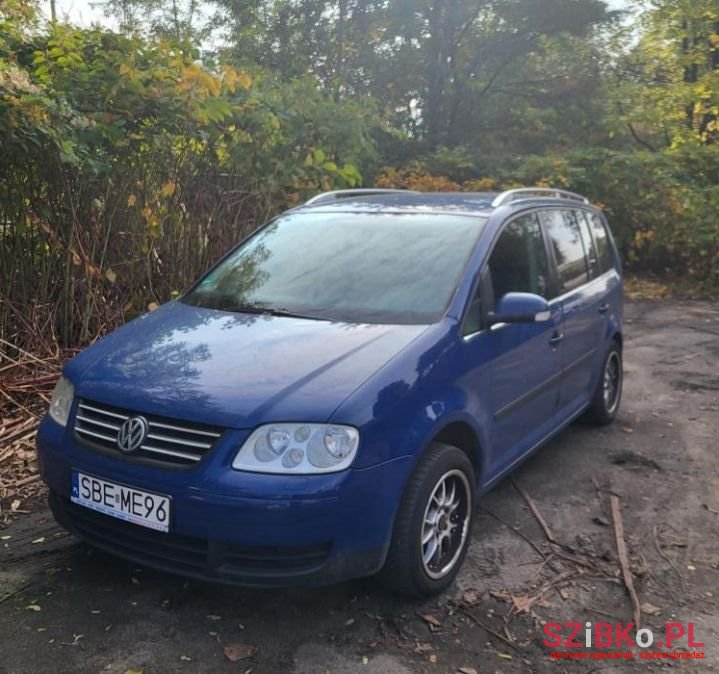 2004' Volkswagen Touran photo #1