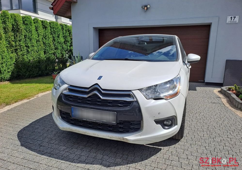 2015' Citroen DS4 1.6 Vti Sochic photo #3