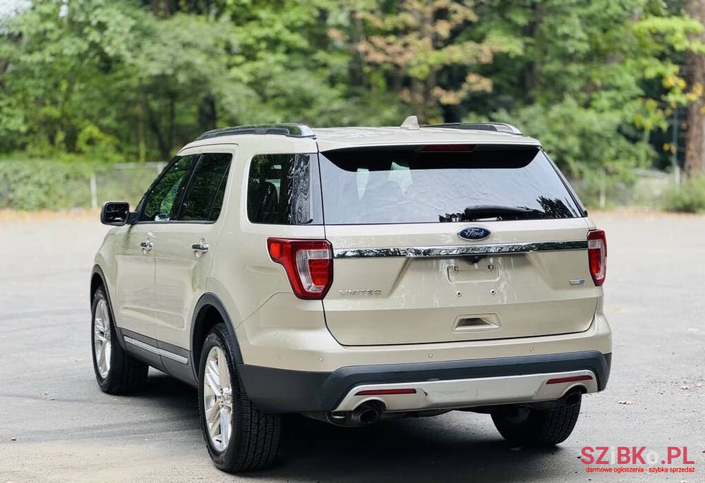 2018' Ford Explorer photo #6