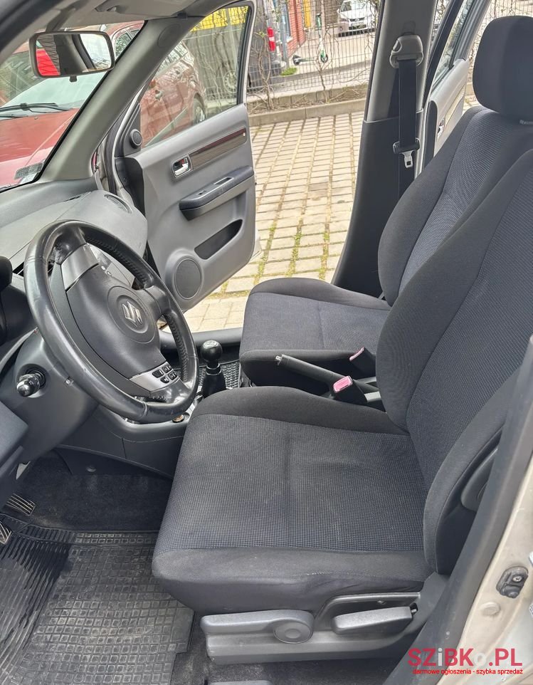 2006' Suzuki Swift 1.3 Club photo #2