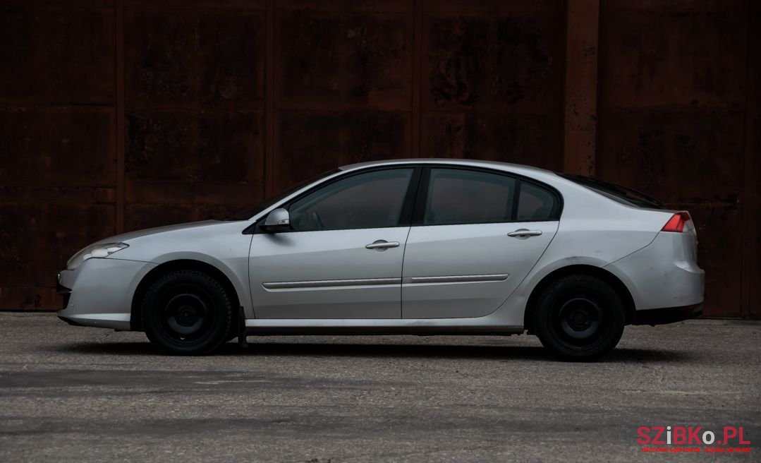2009' Renault Laguna photo #2