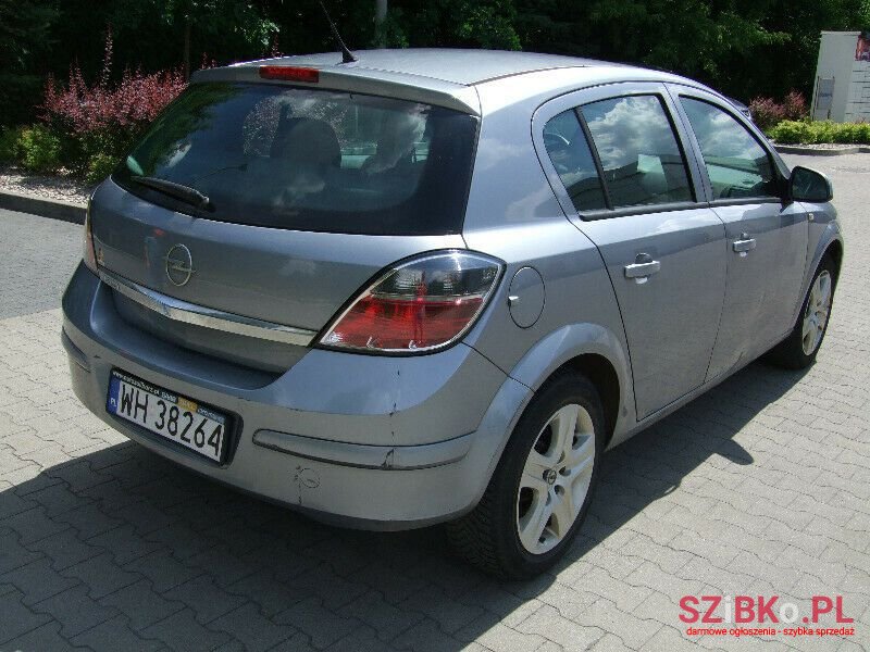 2009' Opel Astra photo #3