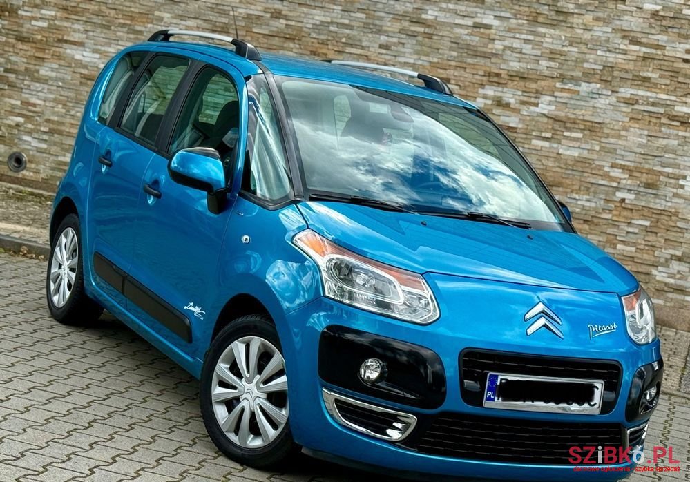 2010' Citroen C3 Picasso photo #1