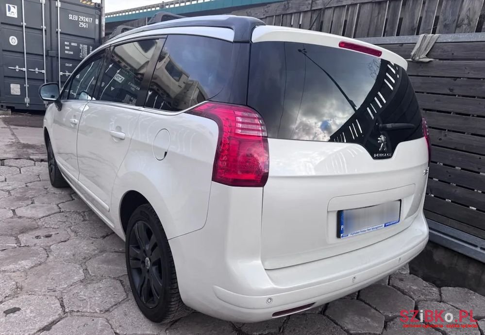 2014' Peugeot 5008 photo #3