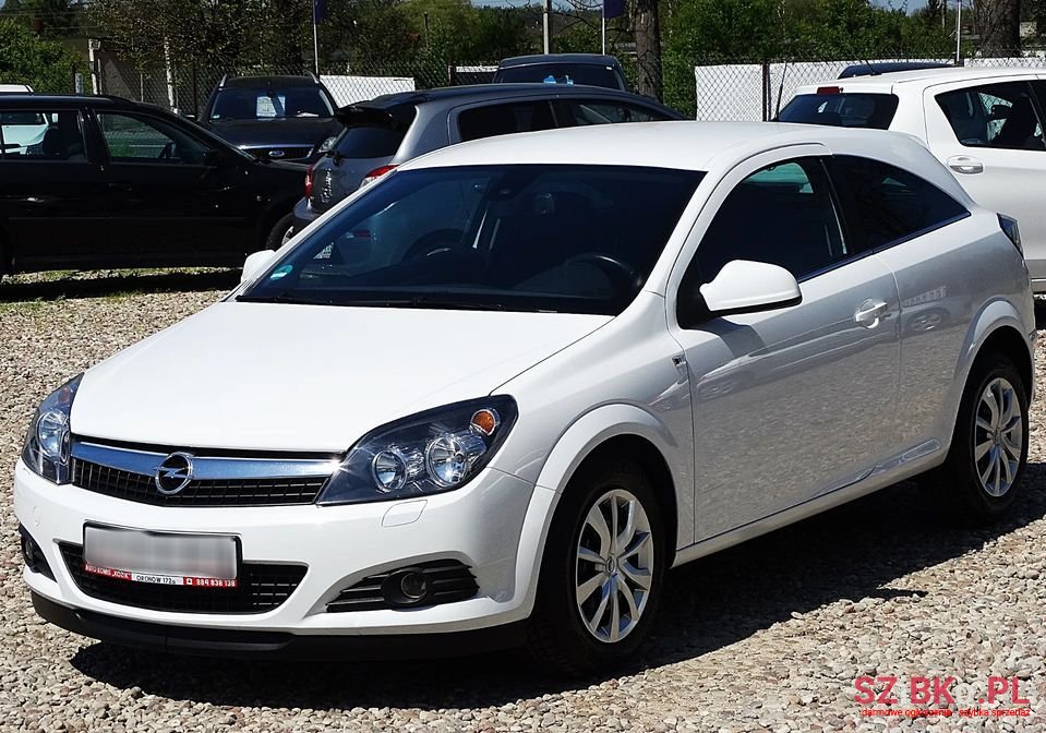 2009' Opel Astra photo #1