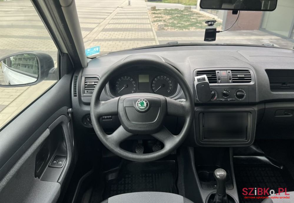 2011' Skoda Fabia photo #6