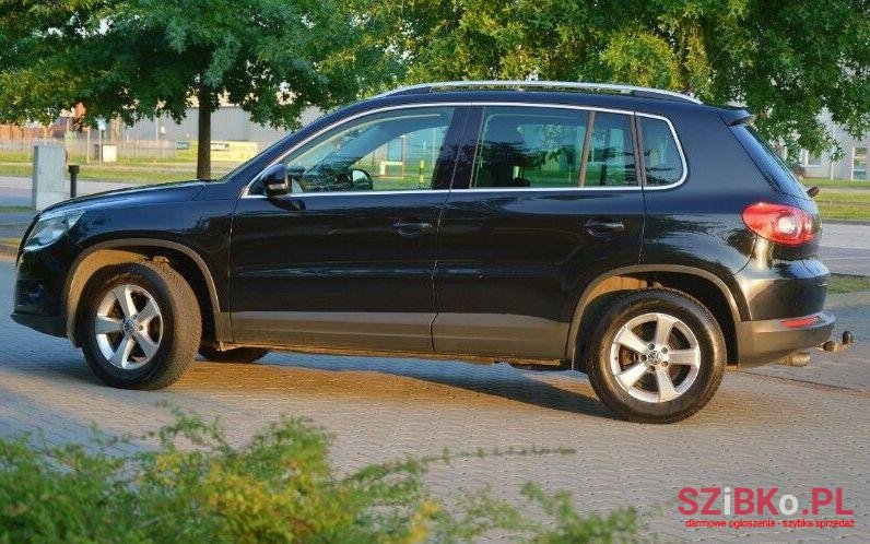 2009' Volkswagen Tiguan photo #3