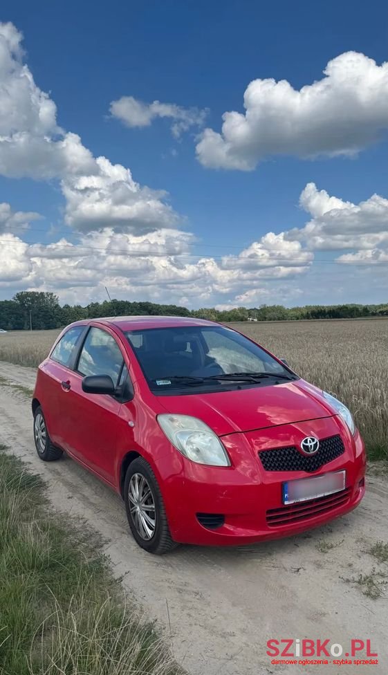 2007' Toyota Yaris 1.3 Luna photo #1