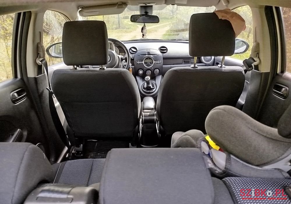 2007' Mazda 2 photo #5