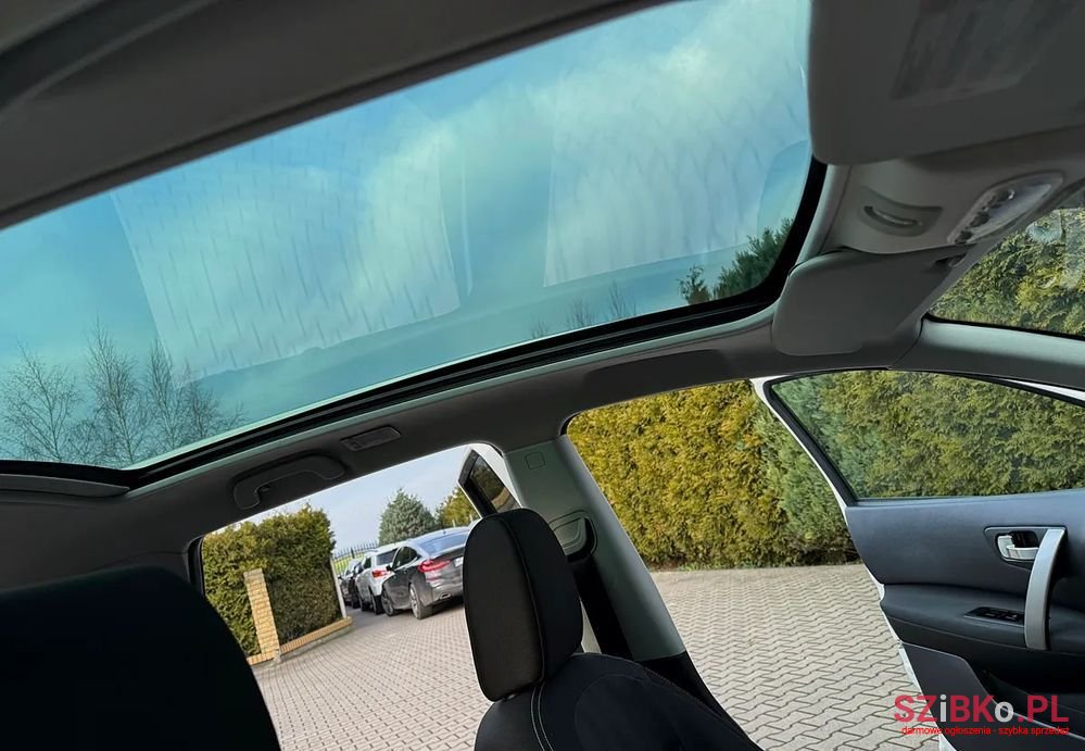 2011' Nissan Qashqai 2.0 Tekna photo #6