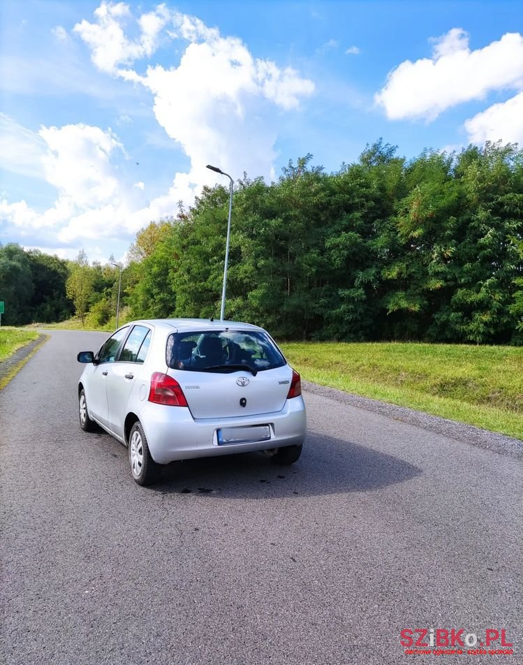 2008' Toyota Yaris photo #6