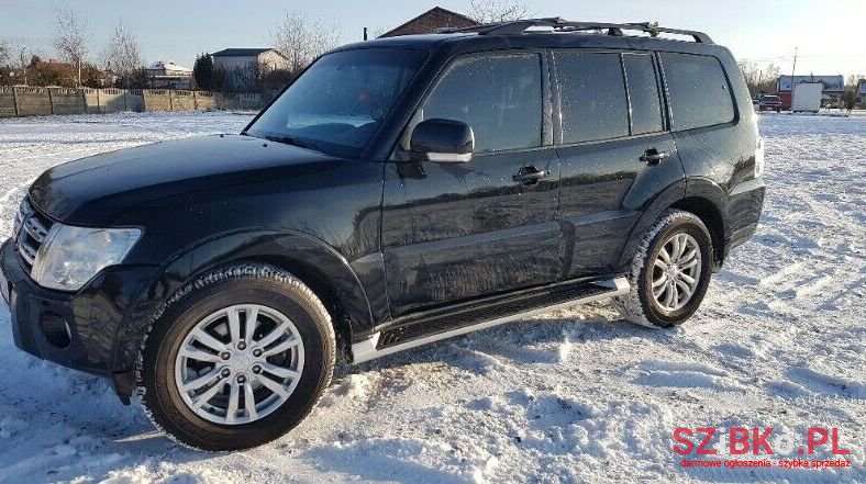 2013' Mitsubishi Pajero photo #1