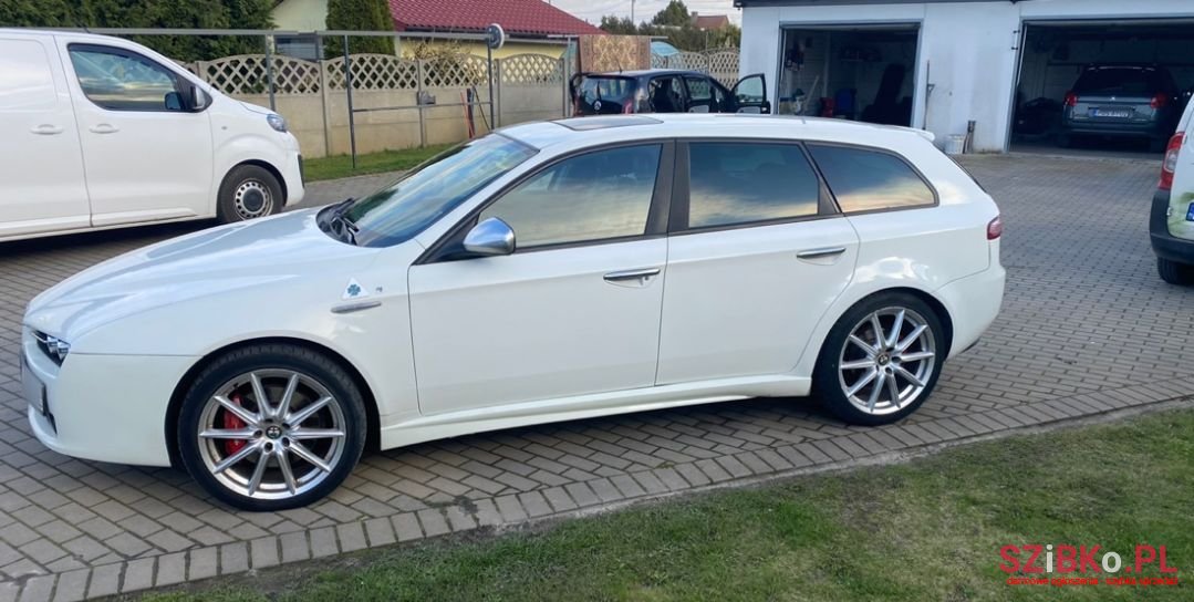 2008' Alfa Romeo 159 photo #6