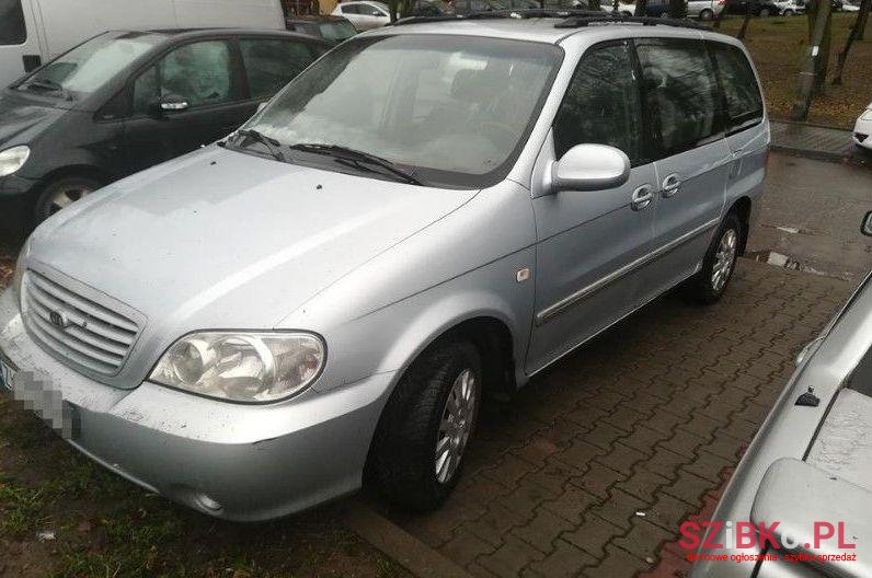 2003' Kia Carnival photo #1